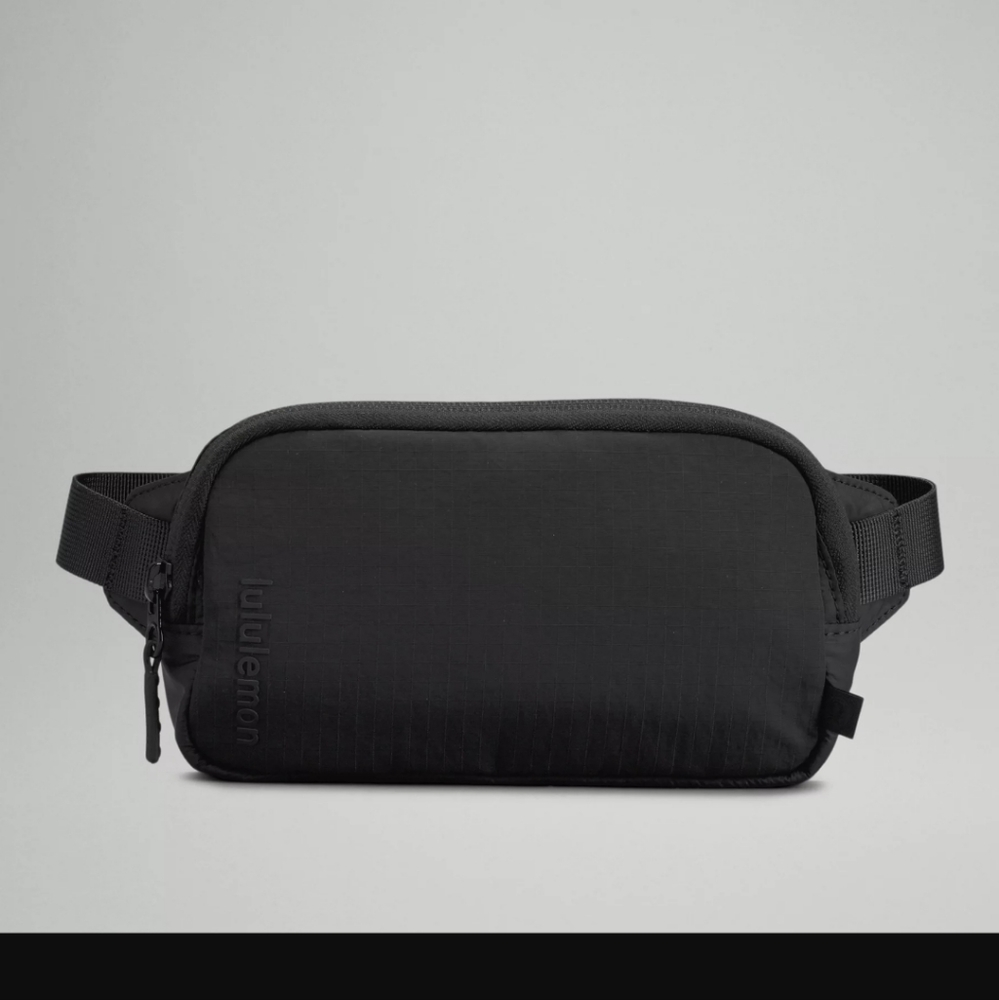 Lululemon mini belt bag